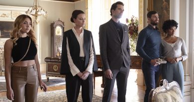 (L-R) Peyton List, Rachel Nichols, David Walton, Austin Stowell and Briana Middleton in "The Inheritance" (2024)