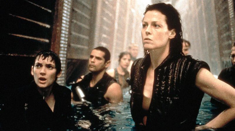 Sigourney Weaver and Winona Ryder in "Alien: Resurrection" (1997)