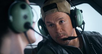 Mark Wahlberg in "Flight Risk" (2025)