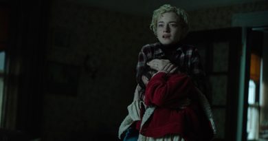 Julia Garner and Matilda Firth in "Wolf Man" (2025)